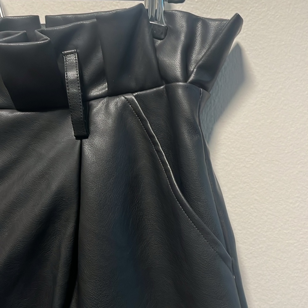 CLUB L LONDON (NWT) Leather Look Paperbag Shorts, Black, Size 8 (US), 12 (UK) - Picture 8 of 14